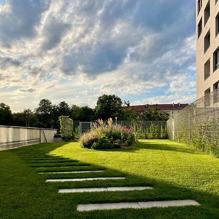 Central Stay Pressburg Exterior foto