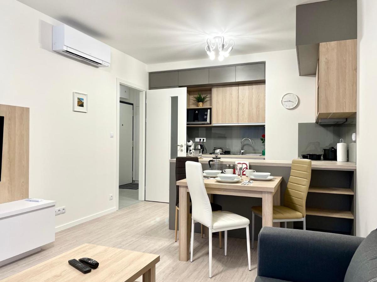 Central Stay Pressburg Exterior foto